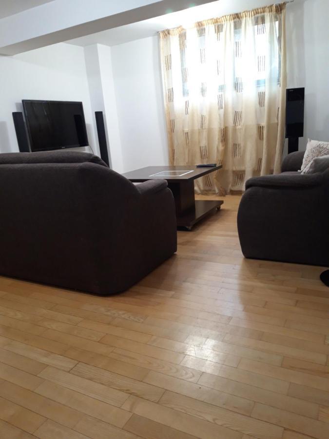 Papas Apartments Bucurestii Noi Ngoại thất bức ảnh